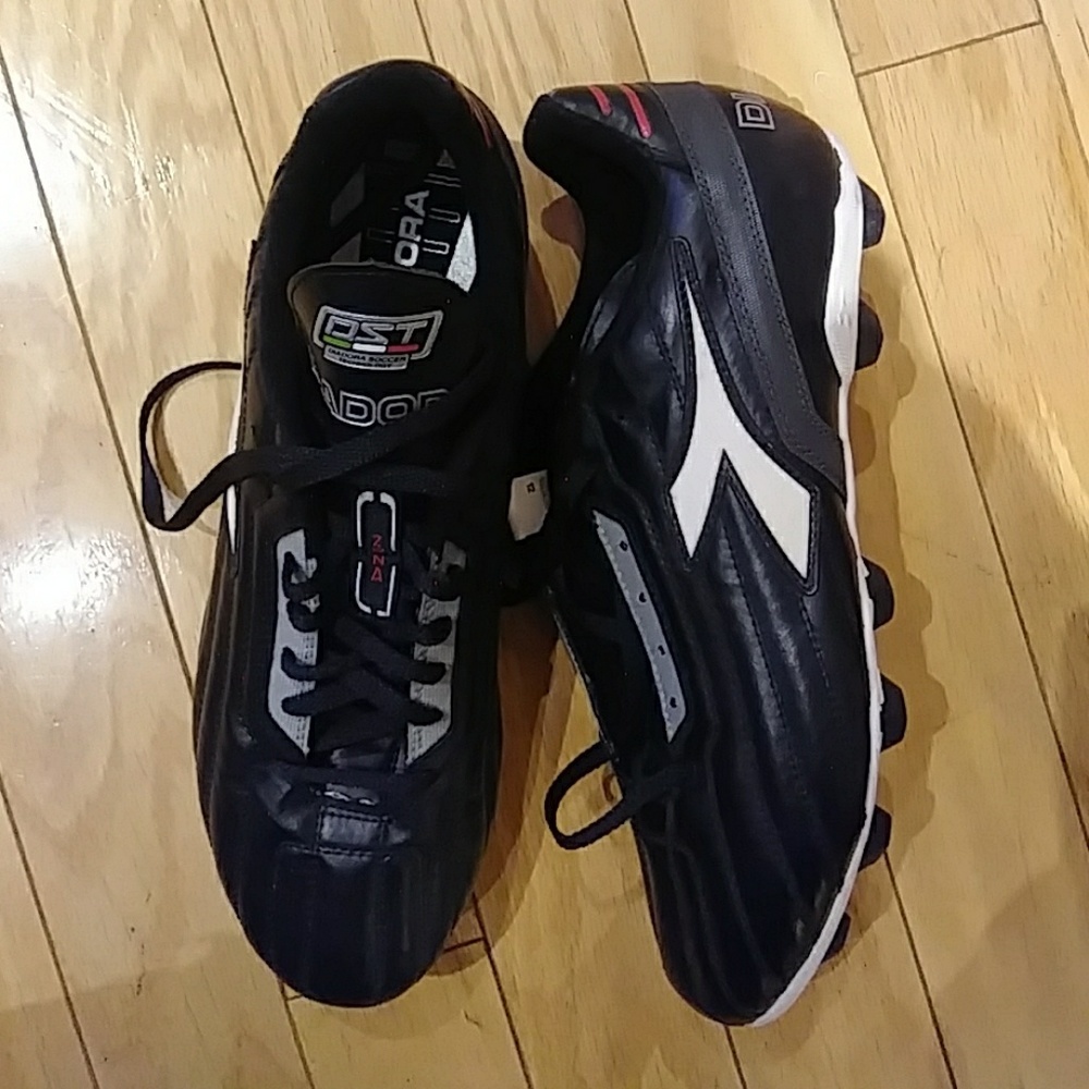 Diadora men's soccer shoes kleets NWOT [357]